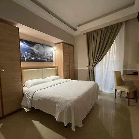 Spqr House ベッド・アンド・ブレックファスト 3*